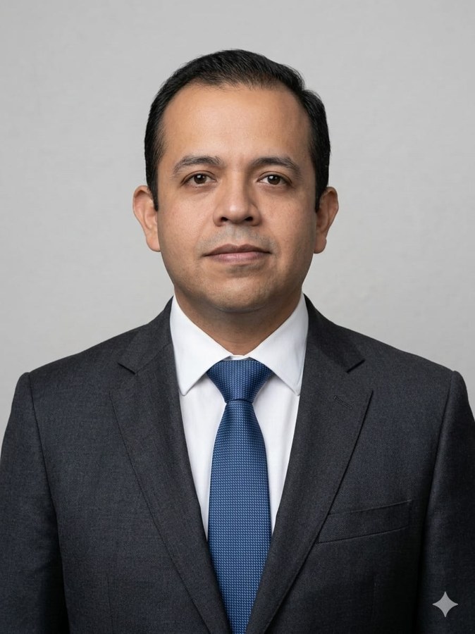 Lic. Sergio López — titular del despacho